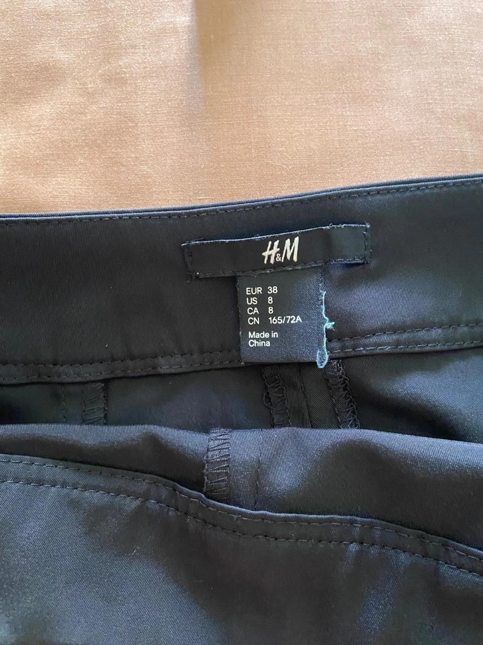 Falda negra ajustada, ceñida. H&M. Talla M – photo 3